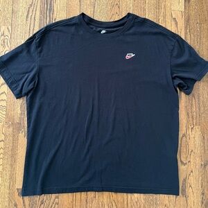 Nike Men's Tee in Black with Logo